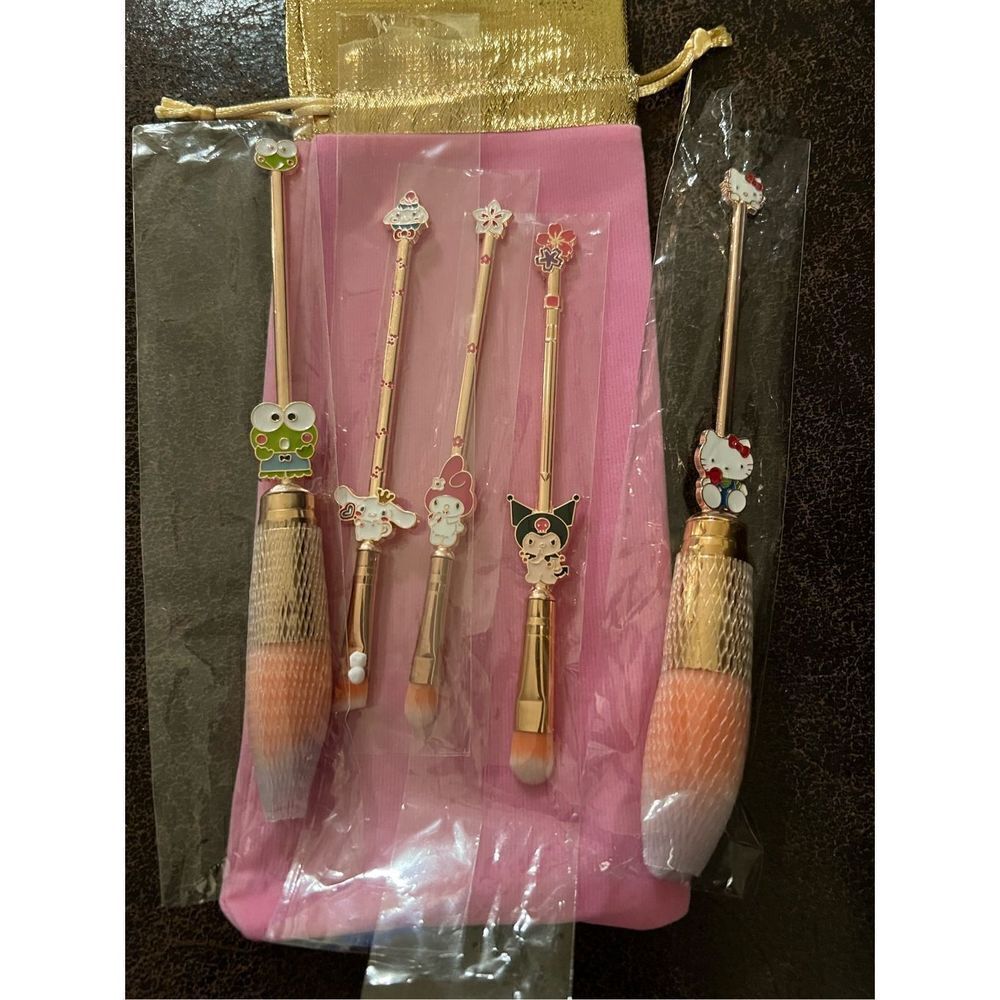 Sanrio Hello Kitty & Friends 5 Pc Makeup Brush Set